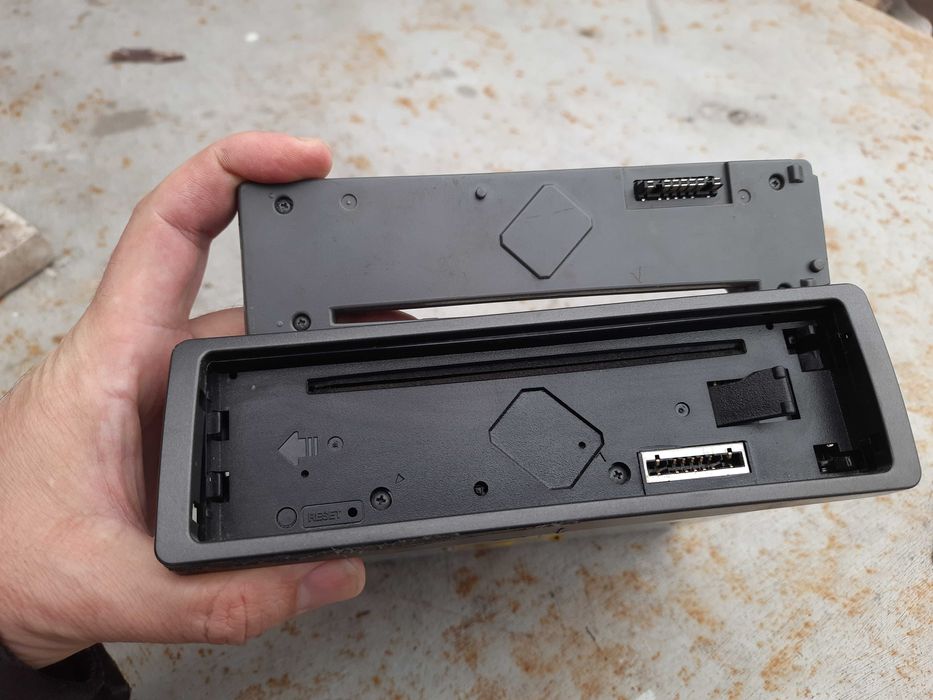 Продам автомагнитолу lg