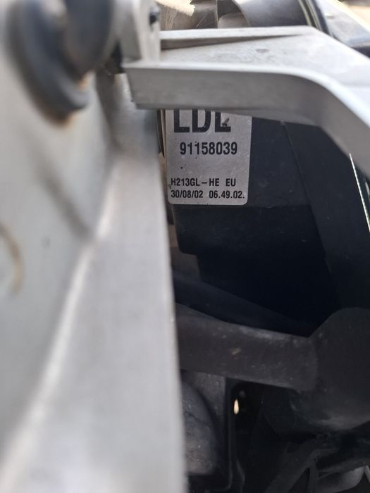 Opel Frontera B Lift Lampy Przód Komplet