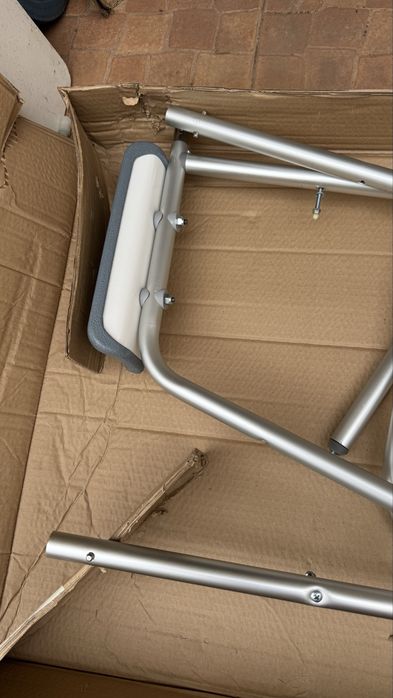 Andador de Antebraço com Rodas / Walking Frame, Wheeled Forearm 200RC da Patterson Medical