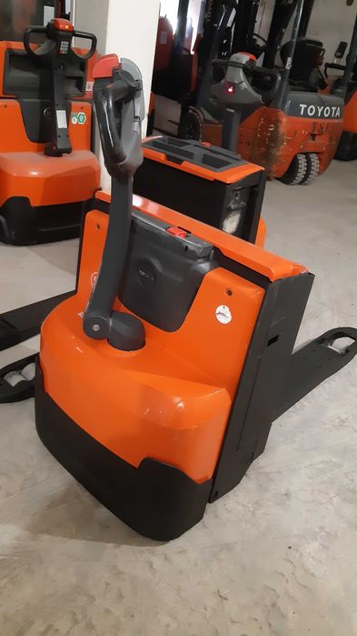 Toyota lwe 200 bt paleciak elektryczny