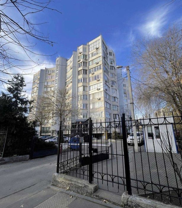 Продам Салон краси на Посмітного. 7 ст. Фонтану. 1 поверх.