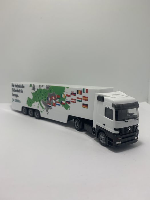Mercedes com reboque Dekra da Herpa escala H0 1/87