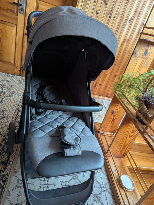 Продам прогулянкову коляску Carello Bravo