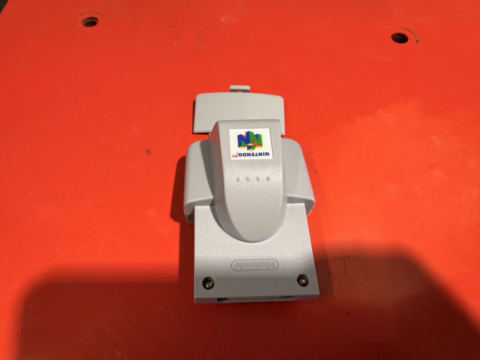 Rumble Pak oficial para a consola Nintendo 64