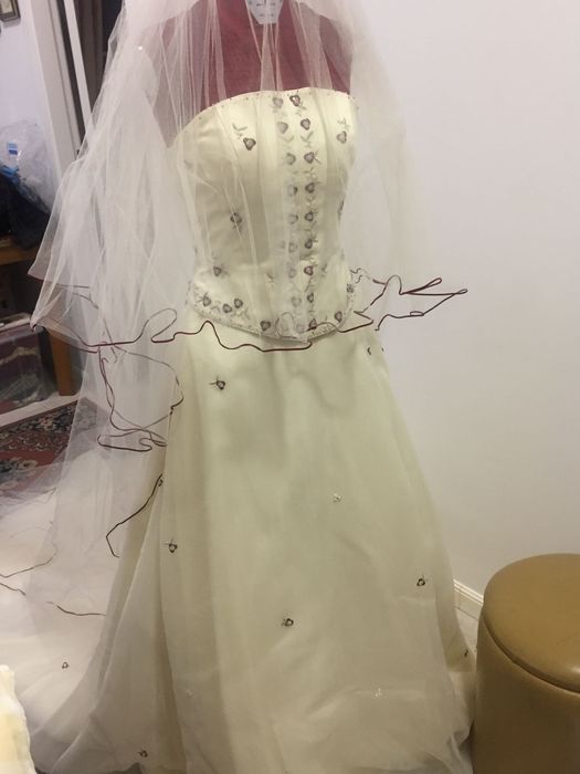 Vestido de noiva em ótimo estado (usado uma vez)