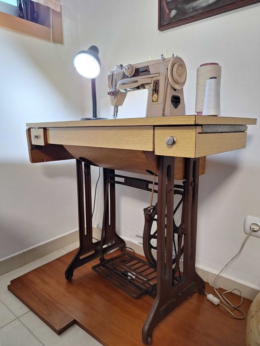 Maquina costura singer com pé