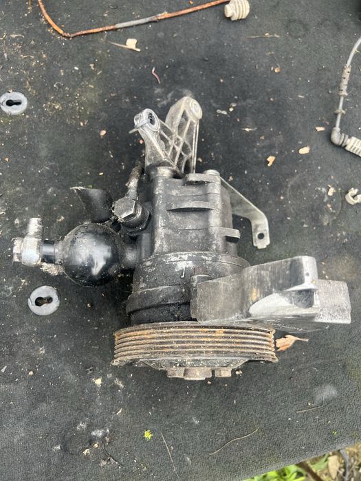 Насос гідропідсилбвача bmw e36 m40 m43 e46