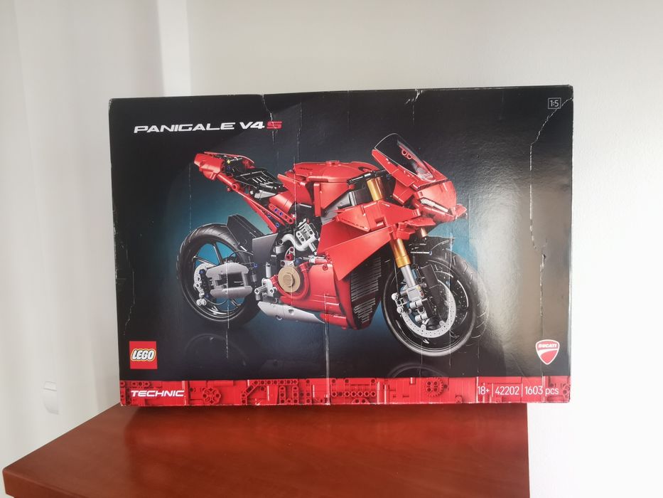 Lego 42202 Ducati Panigale V4 S