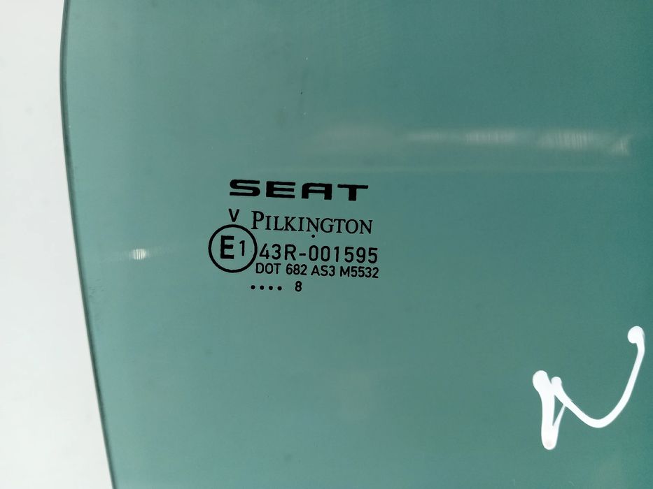 Vidro porta trás direito SEAT Leon (1P1)