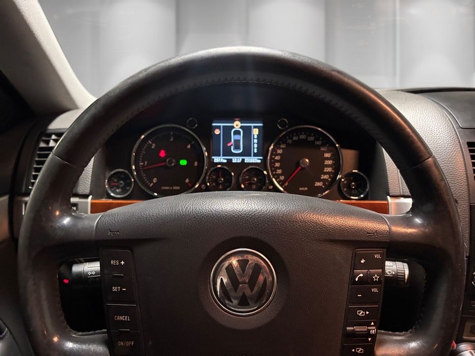 VW Touareg 3.0 TDI V6 Tiptronic