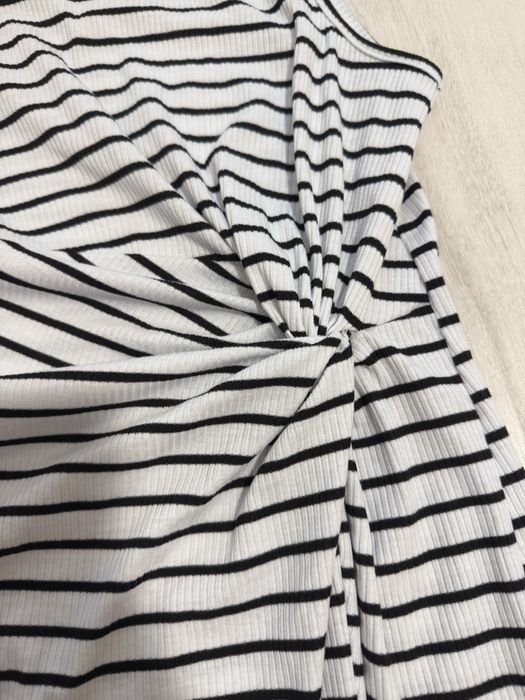 Сукня міді по фігурі