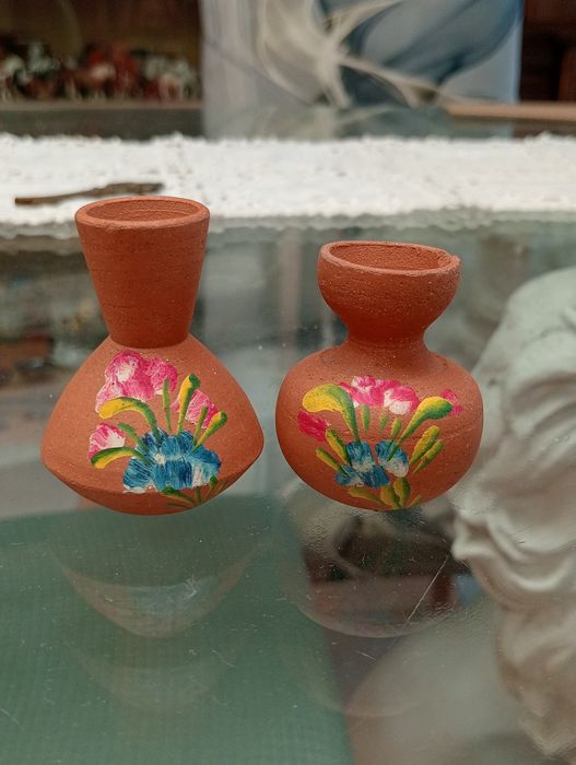 Miniaturas em barro pintadas á mão