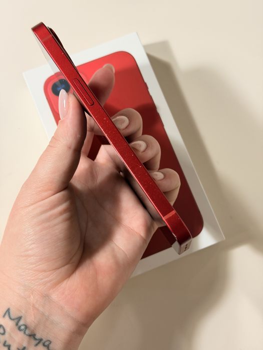 iPhone 13 red 256гб