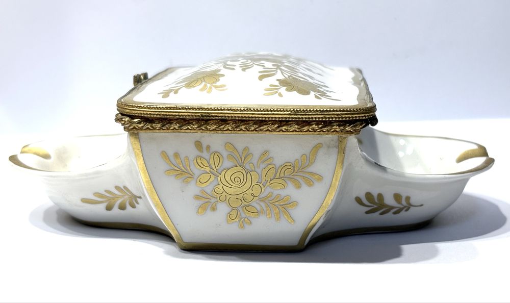 Raro antigo cinzeiro e cigarreira em porcelana francesa  Pillivuyt