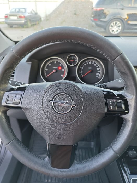 Opel Astra H 1.7 дизель