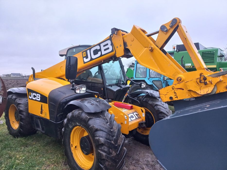 Продам телескопічний навантажувач JCB 531-70 Agri Super
