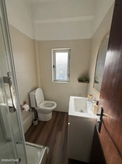 Quarto - localizado em Setubal