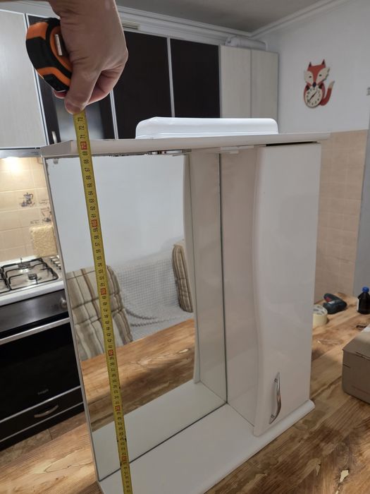 дзеркало з підсвіткою та шафкою