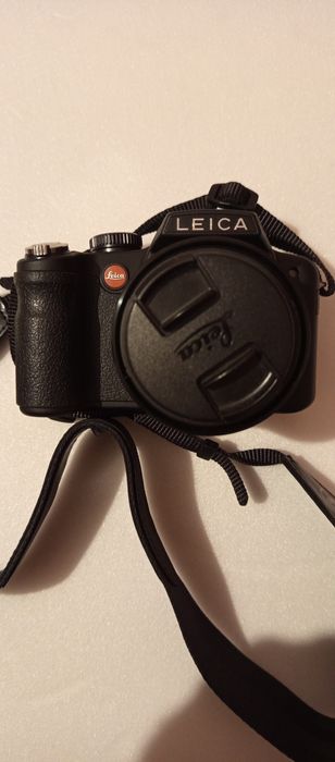Цифровой фотоаппарат Leica V-lux 2