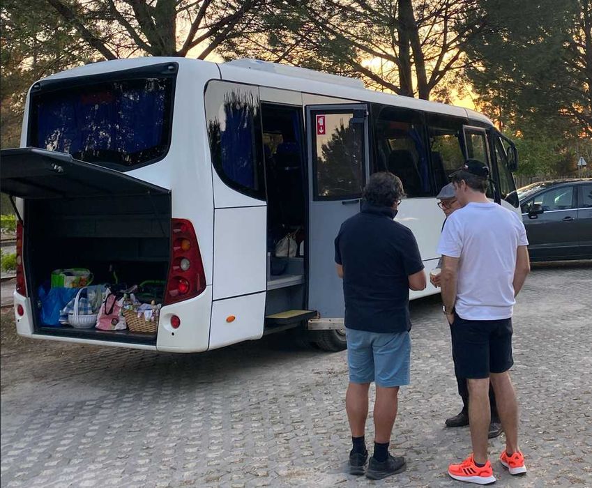 ALUGUER DE AUTOCARRO 27 LUGARES