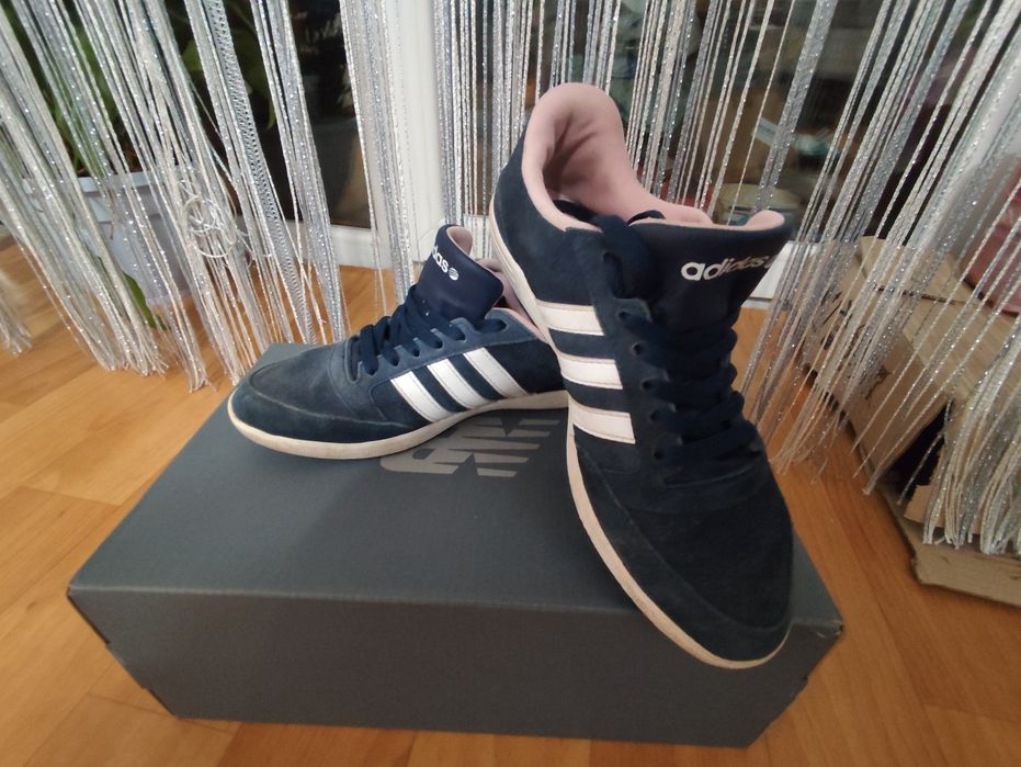 Продам кросівки Adidas