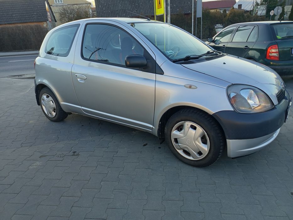 Toyota Yaris 1.0 benzyna wspomaganie kierowcy
