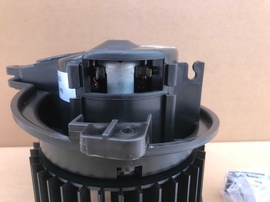 Моторчик печки вентилятор Peugeot Partner 306 Citroen Berlingo (96-03)