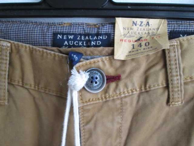 New Zealand Auckland spodnie chłopięce Regular Fit 140 nowe