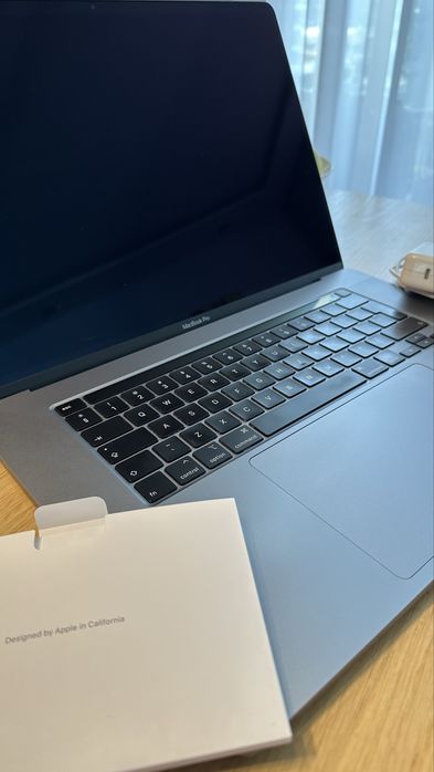 MacBook Pro 16” 2019 – i7 / 32 GB RAM
