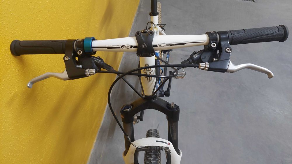 Vendo Bicicleta BTT btwin decathlon em bom estado