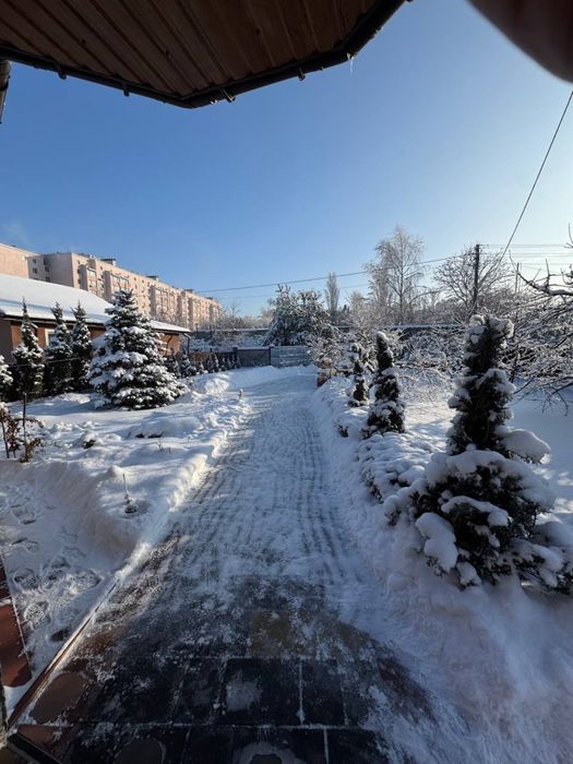 Будинок у Бучі з ремонтом на великій ділянці!