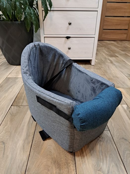 Fotelik samochodowy na podłokietnik dla małego psa 804