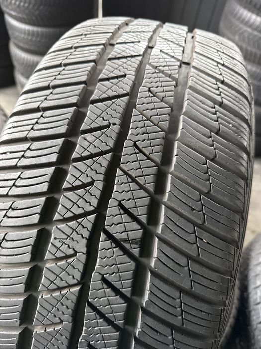 Шини резина 245/45/19 r19 Barum комплект зимні