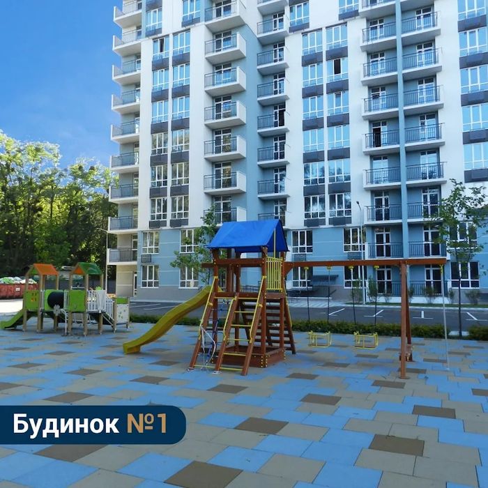 Метро ,ТЦ ,вся потрібна інфраструктура ,третій поверх.