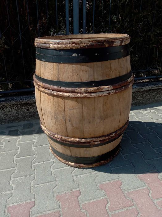 Sprzedam beczkę dębową 220 litrów