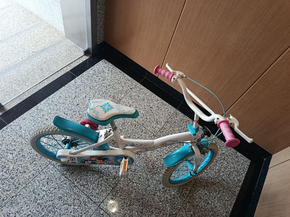 Bicicleta frozen menina