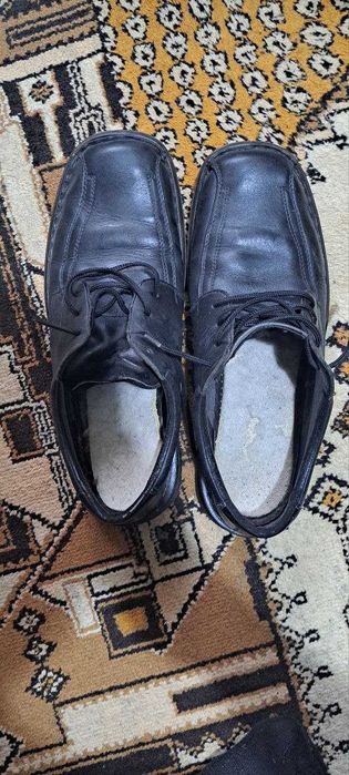 Туфлі 46 розмір  чорного кольору