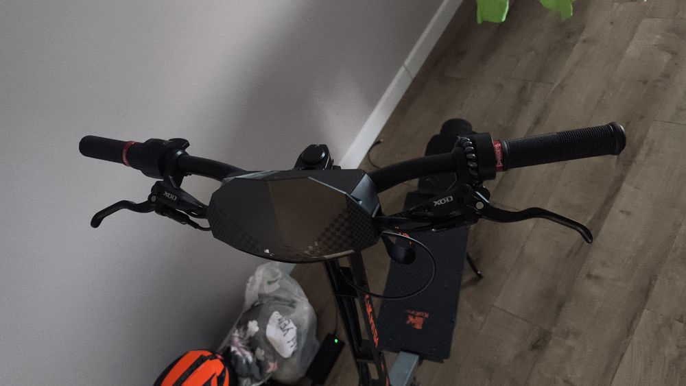 Продам самокат kukirin g4 новый