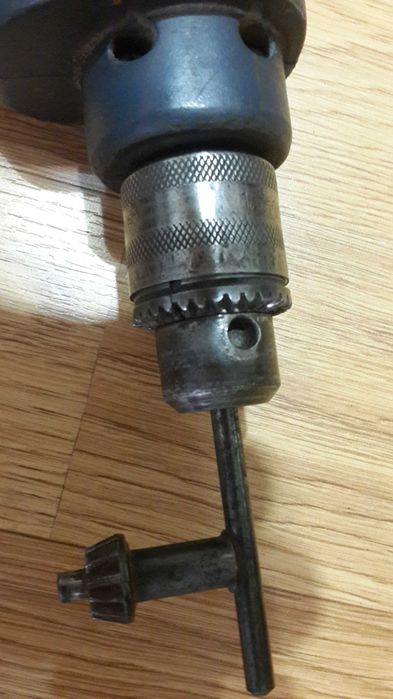 Дрель ручная электрическая STERN