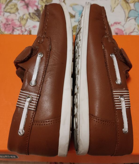 2 pares de sapatos Chicco, tamanho 31