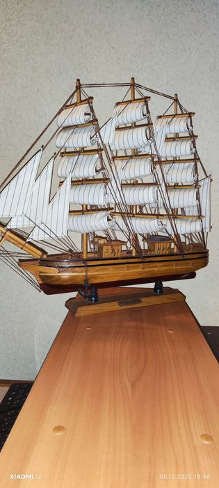 Продам корабль сувенир