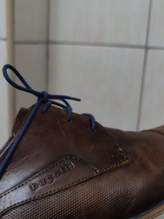 Buty obuwie 43 Bugatti brązowe kremowe naturalna skóra niskie e