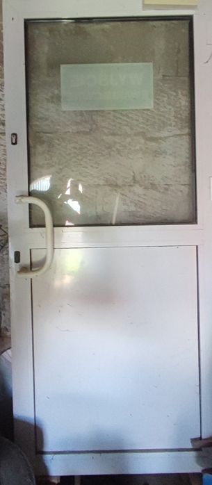 Drzwi aluminiowe przeszklone
