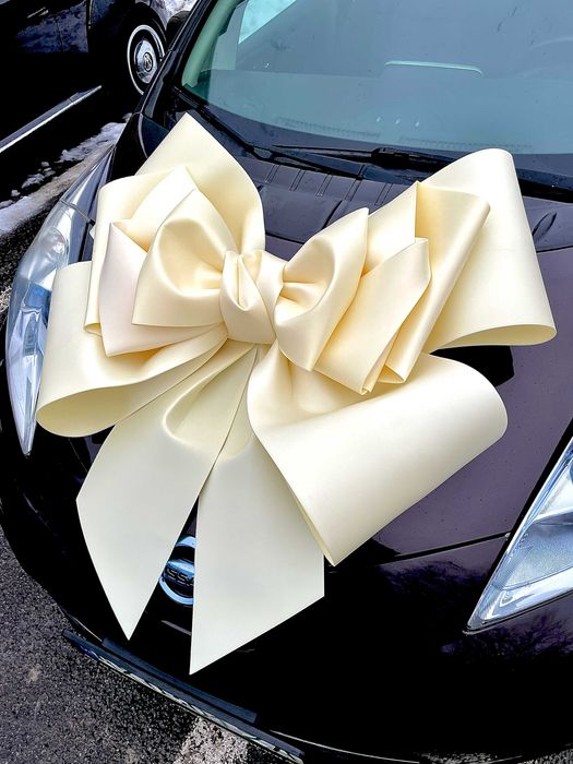 Бант на машину: стиль и праздник ( 1 метр )