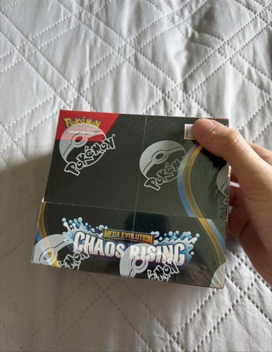 Chaos Rising Booster box