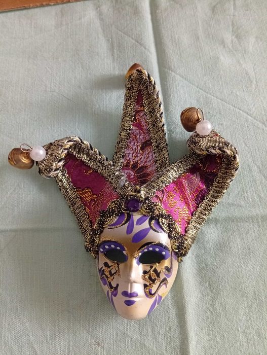 Máscara veneziana de bobo da corte