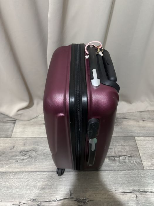 Валіза  супер GRAVITT