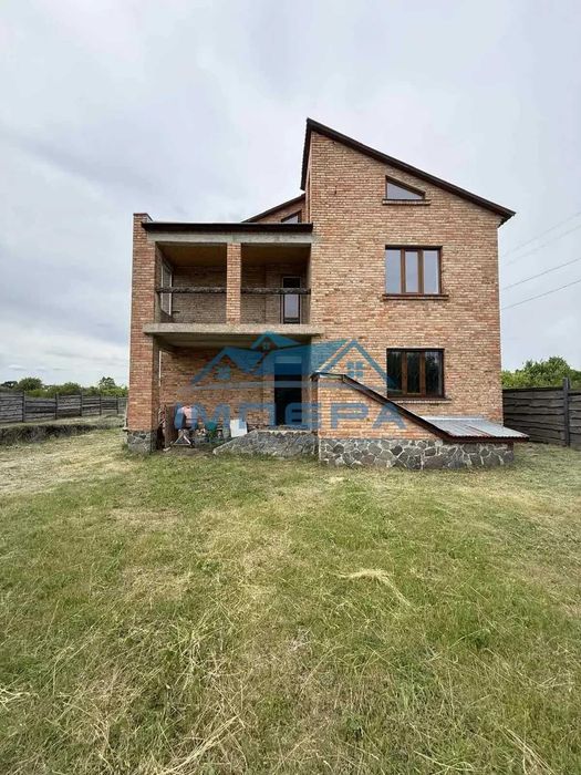 Продаж 2-поверхового цегляного будинку. 122м2