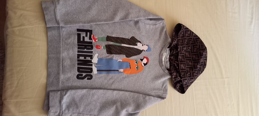 Дитячий світшот  на 10 років FENDI-оригінал.