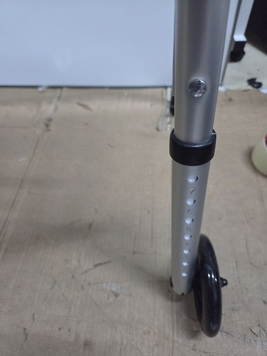 Andarilho com apoio antebraço